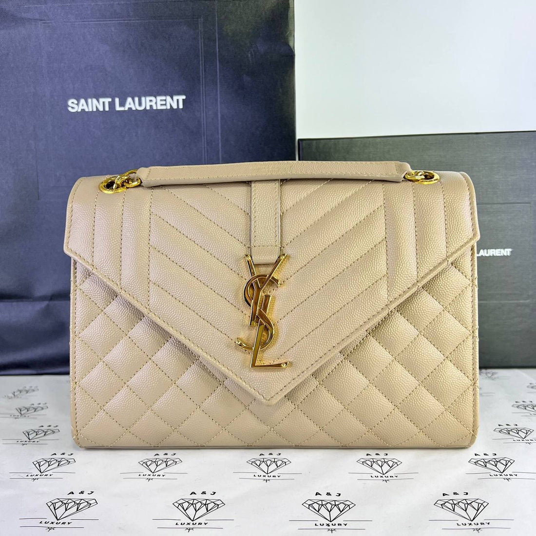 [PRE LOVED] YSL Medium Envelope in Beige Grain De Poudre GHW