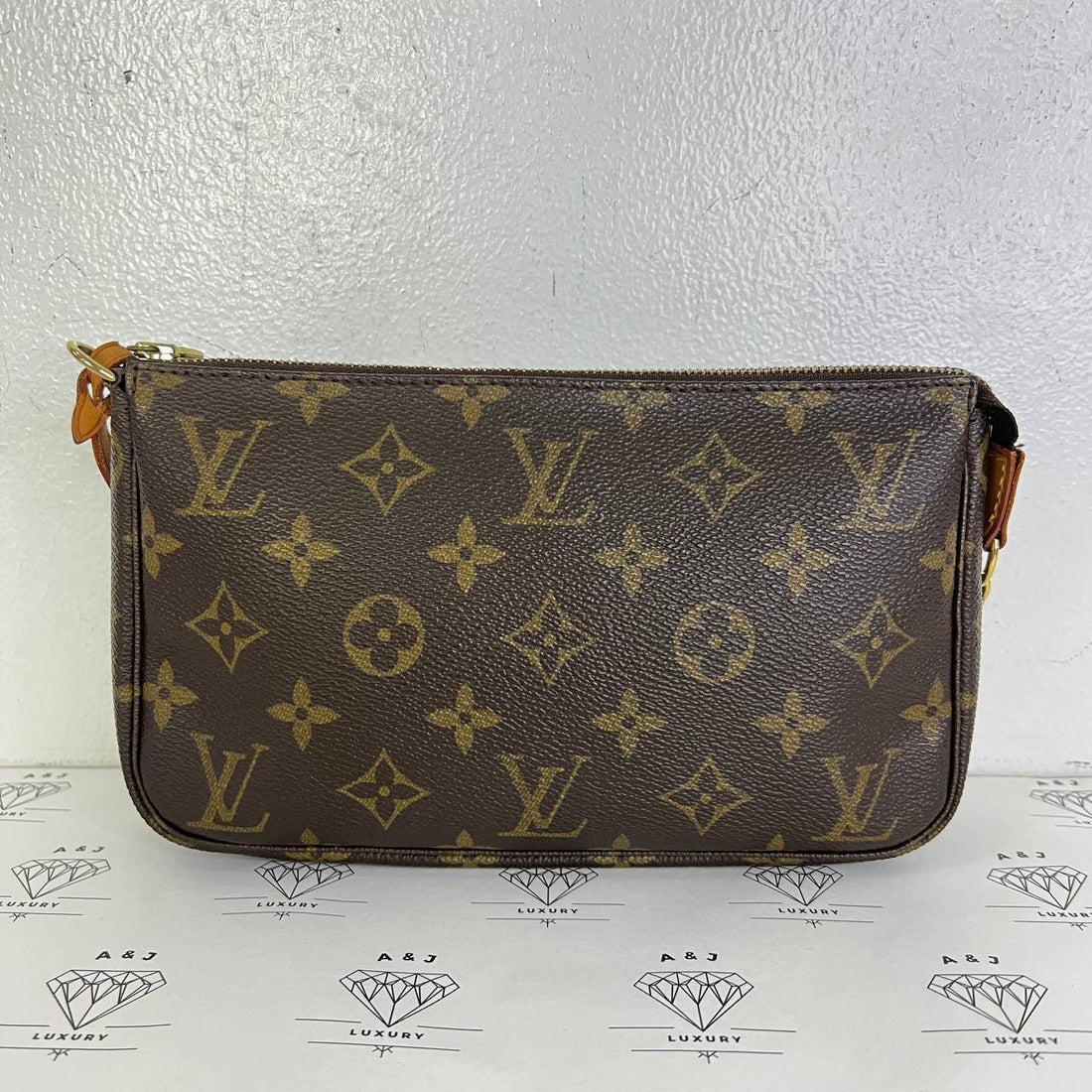 [PRE LOVED] Louis Vuitton Pochette Accessoires in Monogram Canvass (VI1929)