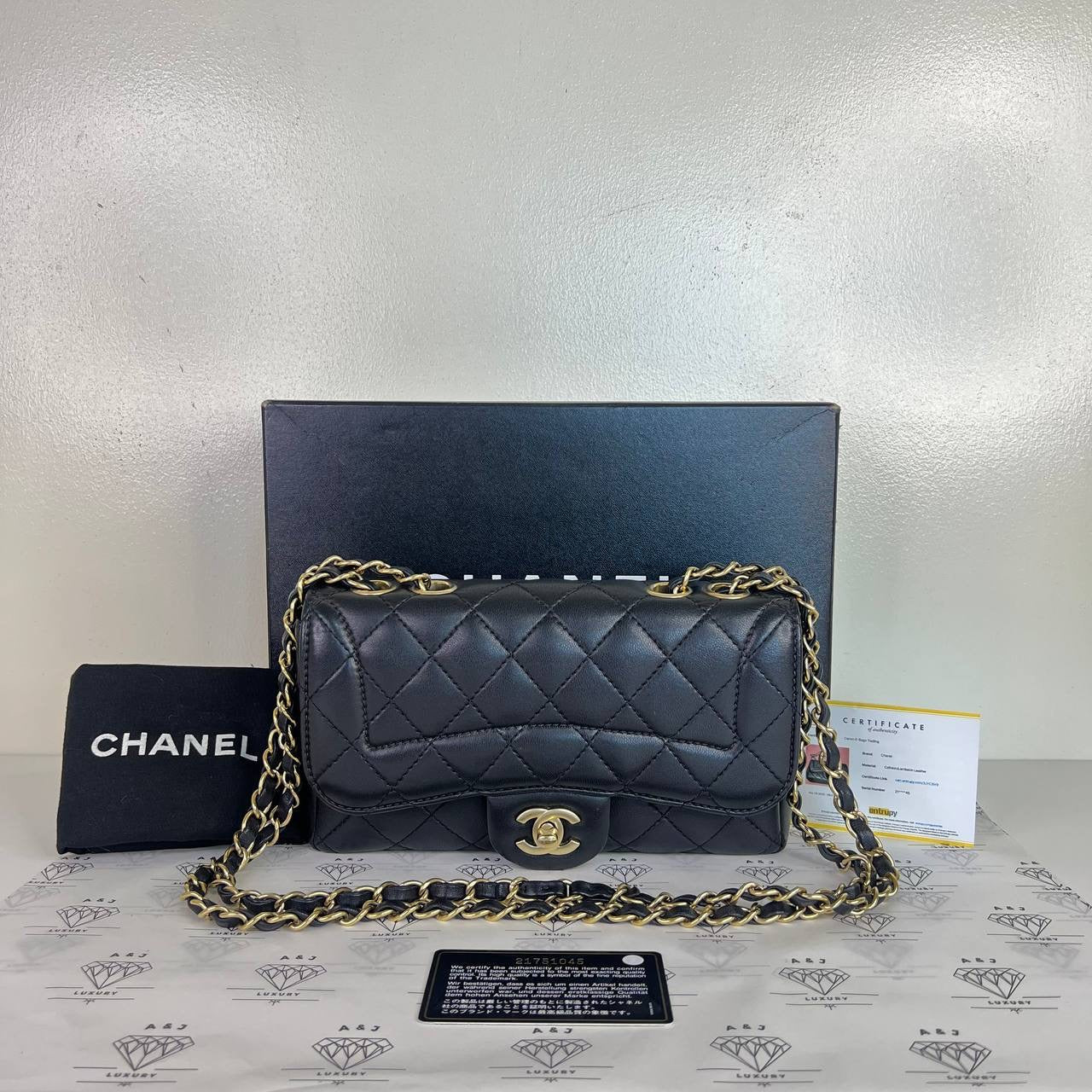 [PRE LOVED] Chanel Mademoiselle Chic Flap Bag in Black Lambskin GHW (Series 21)