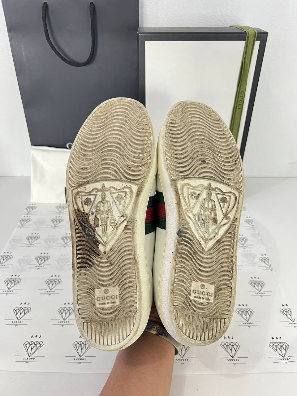 [PRE LOVED] Gucci Ace Sneakers with Heart in Size 39.5EU