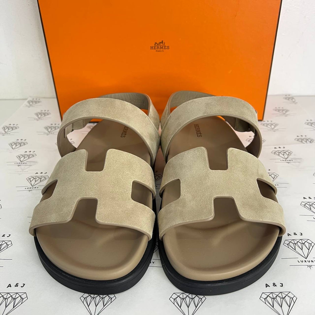 [BRAND NEW] Hermes Genius Sandals in Beige Size 39.5EU