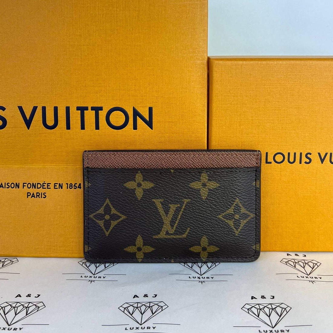[PRE LOVED] Louis Vuitton Flat Cardholder in Monogram Canvass (microchipped)