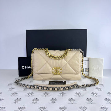 [PRE LOVED] Chanel Small C19 in Beige Lambskin Leather GHW (Series 30)