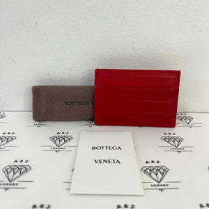 [BRAND NEW] Bottega Veneta Embossed Leather Cardholder in Red