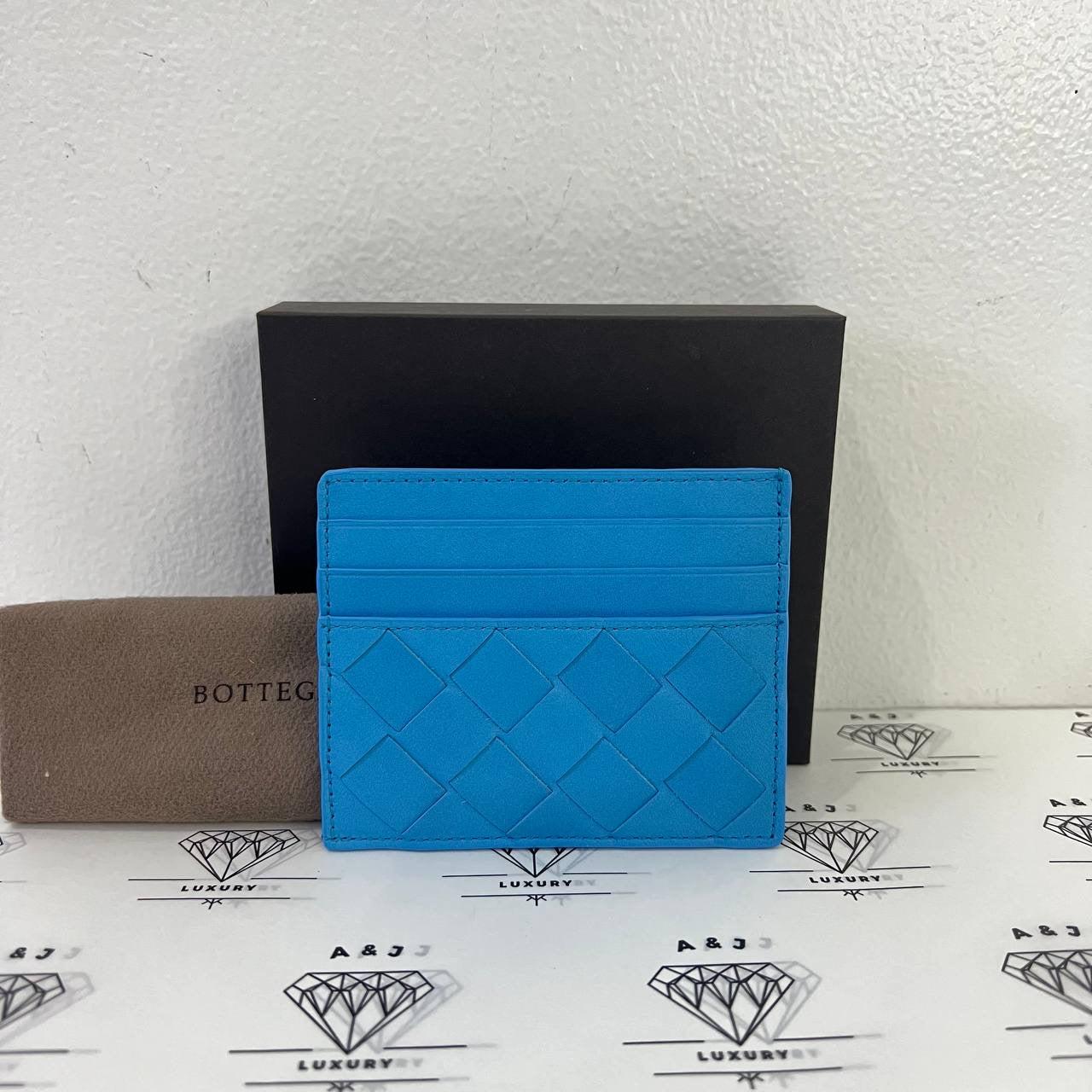 [BRAND NEW] Bottega Veneta Napa Intrecciato Card Case in Swimming Pool