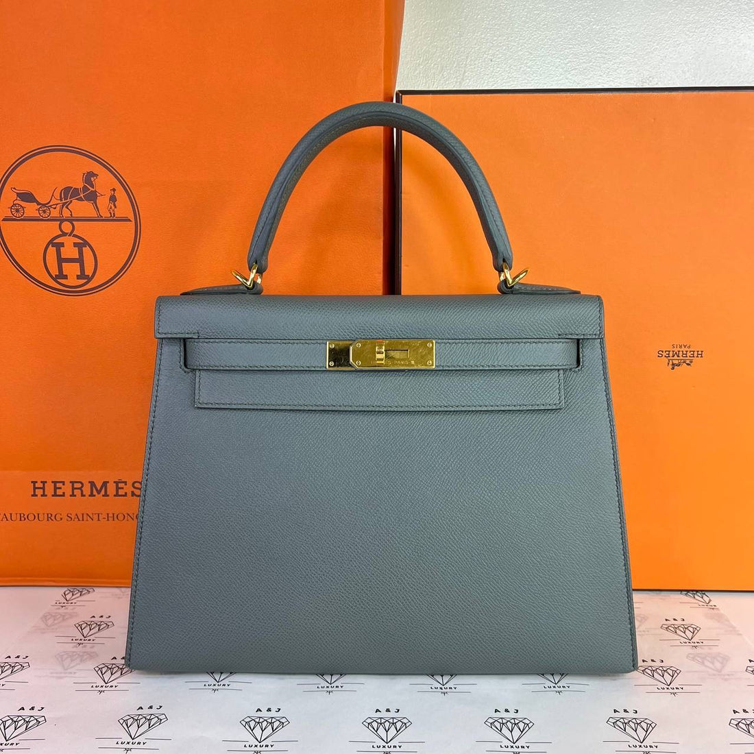 [PRE LOVED] Hermes Kelly 28 Sellier in Vert Amande Epsom Leather GHW (Stamp Y - 2020)
