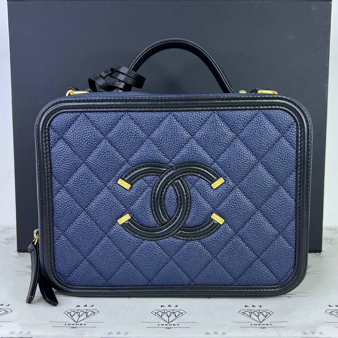 [PRE LOVED] Chanel Medium Vanity Filigree in Blue/Black Caviar Leather GHW (Series 27)