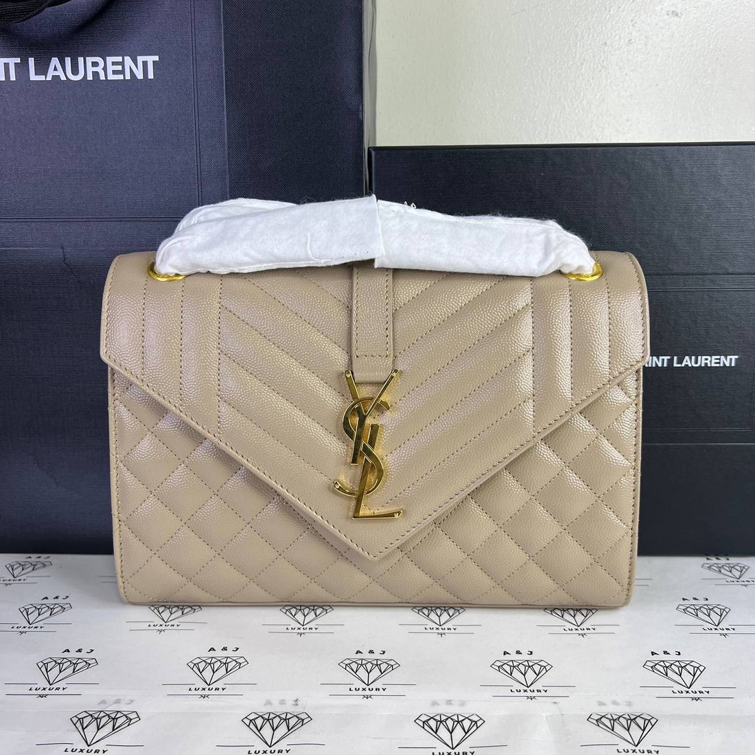 [BRAND NEW] YSL Medium Envelope in Beige Grain De Poudre Leather GHW