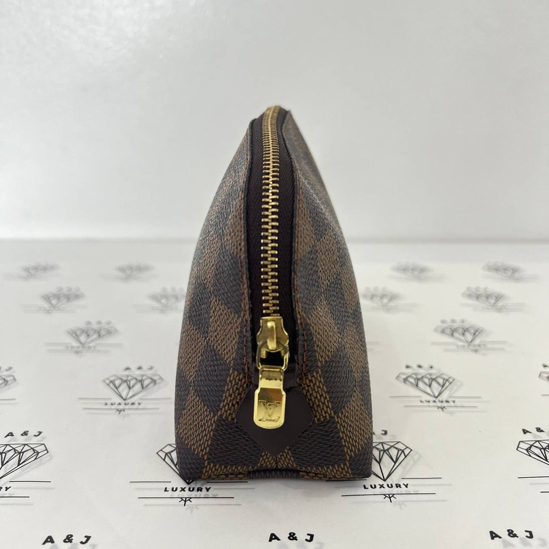 [PRE LOVED] Louis Vuitton Cosmetic Pouch in Damier Ebene Canvass (CA0062)