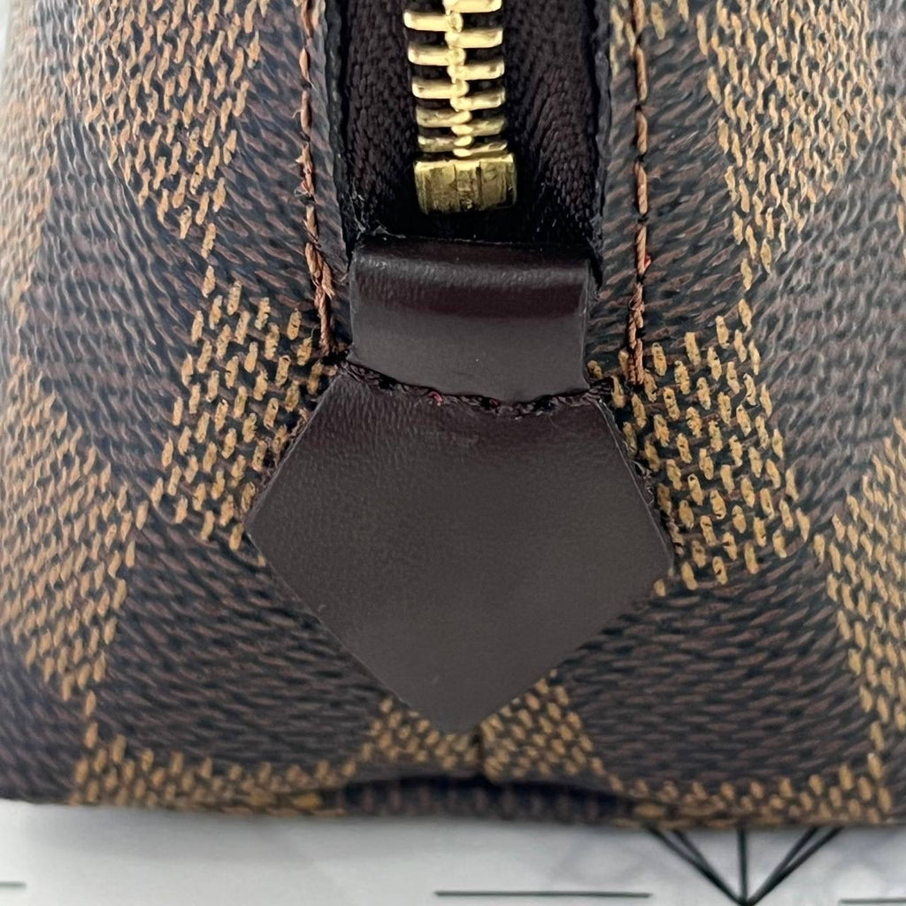 [PRE LOVED] Louis Vuitton Cosmetic Pouch in Damier Ebene Canvass (CA0062)
