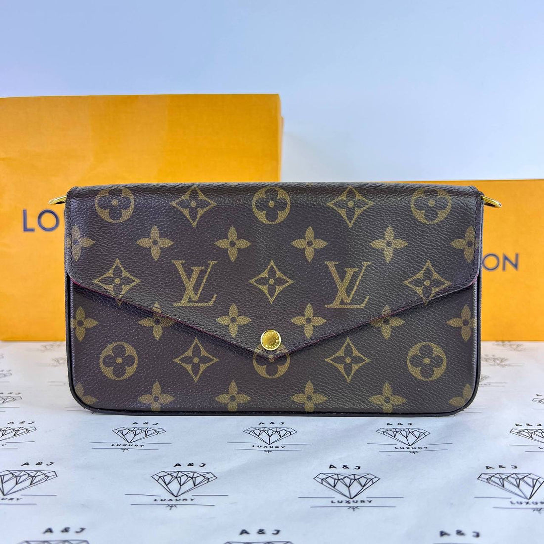 [PRE LOVED] Louis Vuitton Felicie in Monogram Canvas (microchipped)