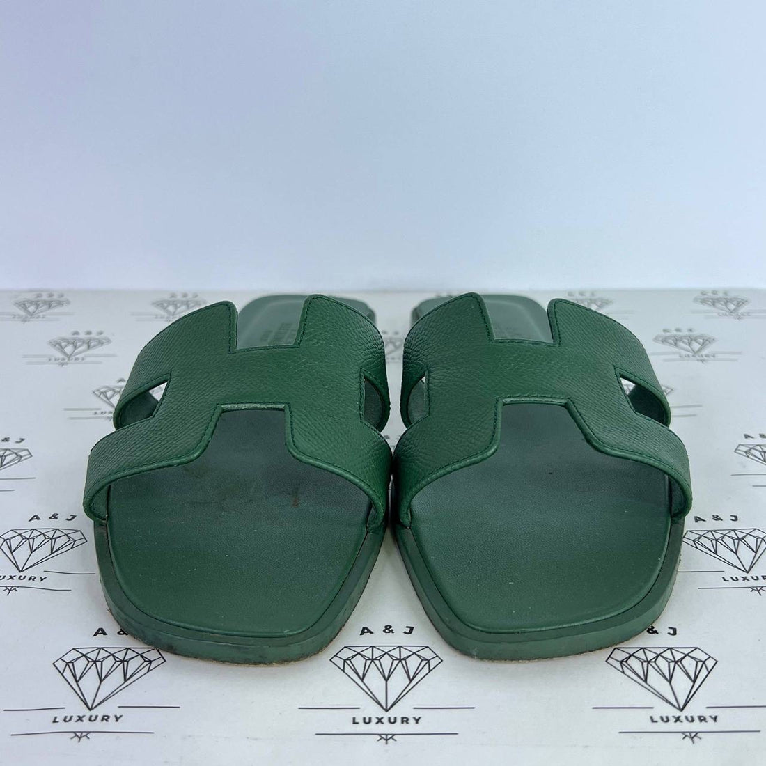 [PRE LOVED] Hermes Oran Sandals in Vert Oyat Epsom Size 35EU