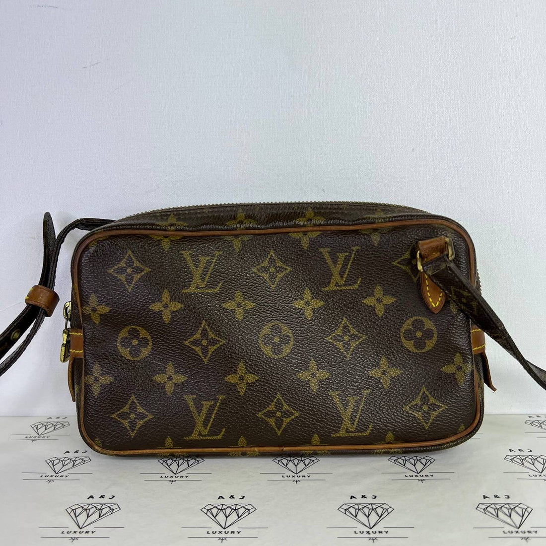 [PRE LOVED] Louis Vuitton Pochette Marly in Monogram (DU1012)