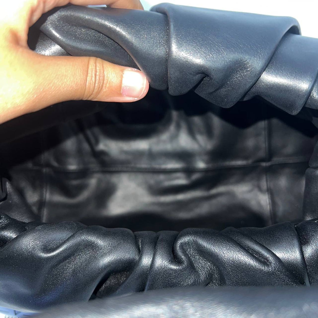 [PRE LOVED] Bottega Veneta The Shoulder Pouch in Black