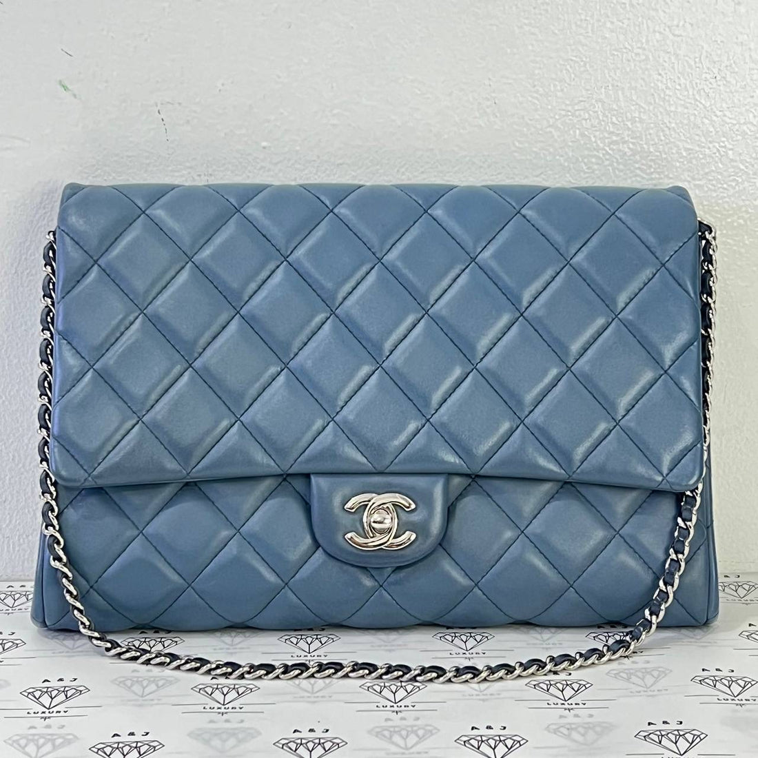 [PRE LOVED] Chanel Single Flap Shoulder Bag in Blue Lambskin Leather SHW (Series 17)