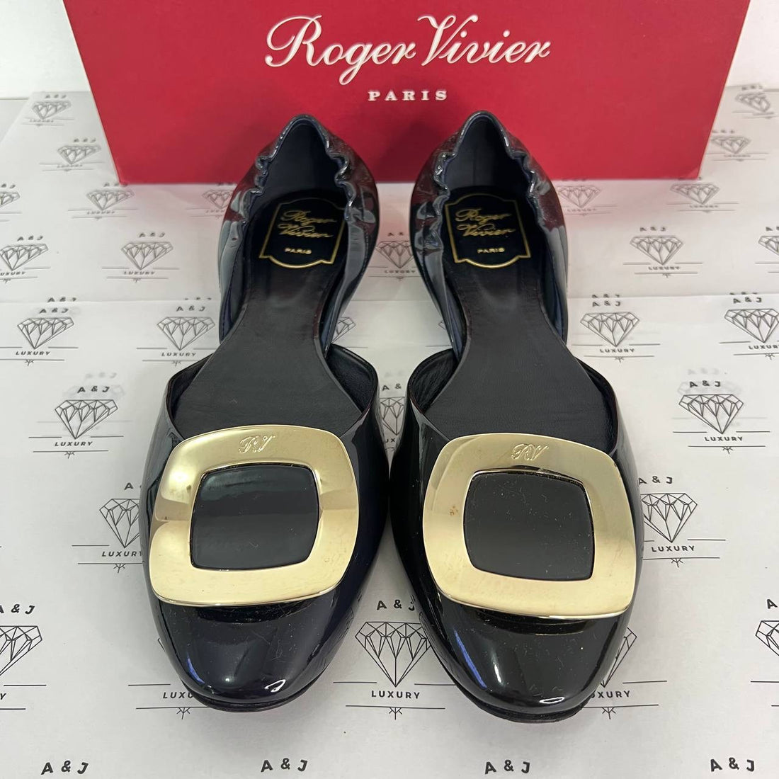 [PRE LOVED] Roger Vivier D'Orsay Leather Flats in Black Size 39.5EU