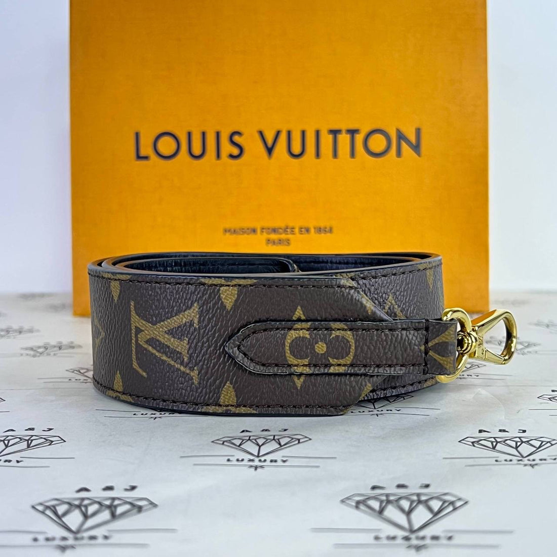 [PRE LOVED] Louis Vuitton Bandoulière Shoulder Strap in Monogram Canvas (JJ0291)