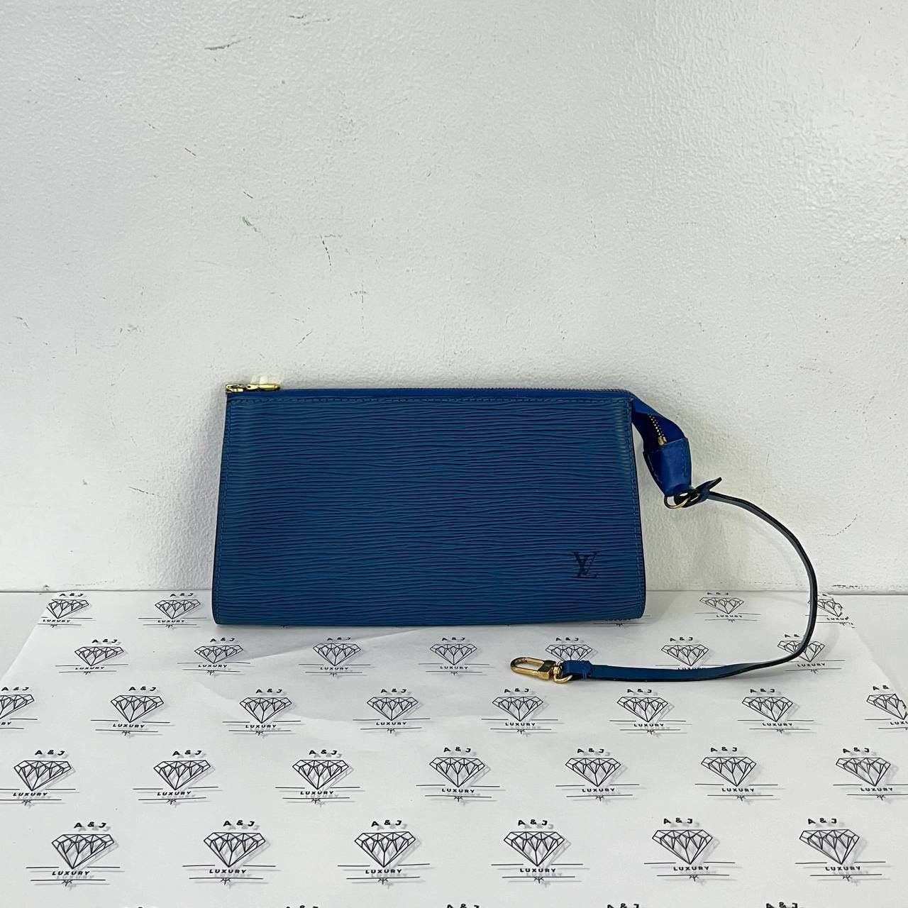 [PRE LOVED] Louis Vuitton Pochette Accessoires in Blue Epi Leather GHW (AR0978)