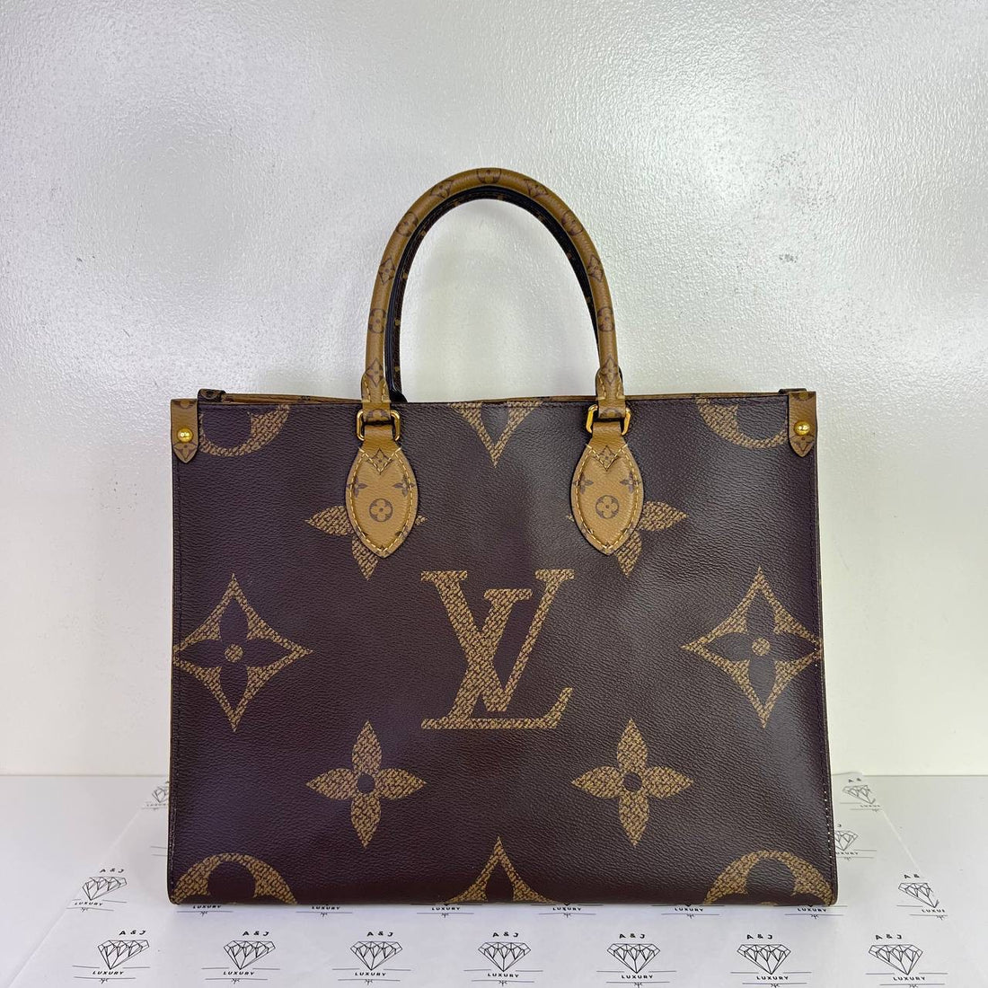 [PRE LOVED] Louis Vuitton OnTheGo MM in Reverse Monogram Canvass (LM4240)
