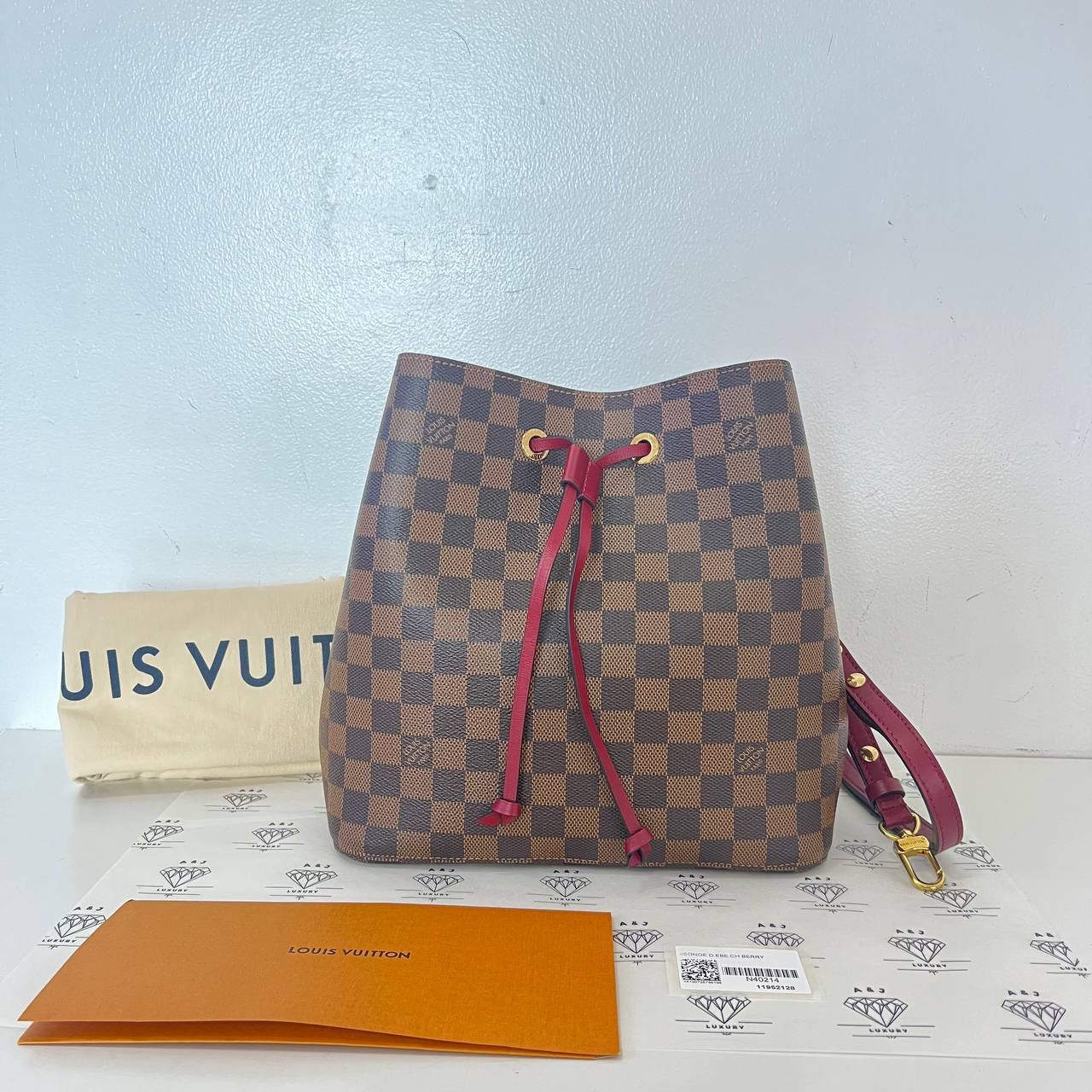 [PRE LOVED] Louis Vuitton Neo Noe in Damier Ebene Canvass Cherry interior (MI3109)