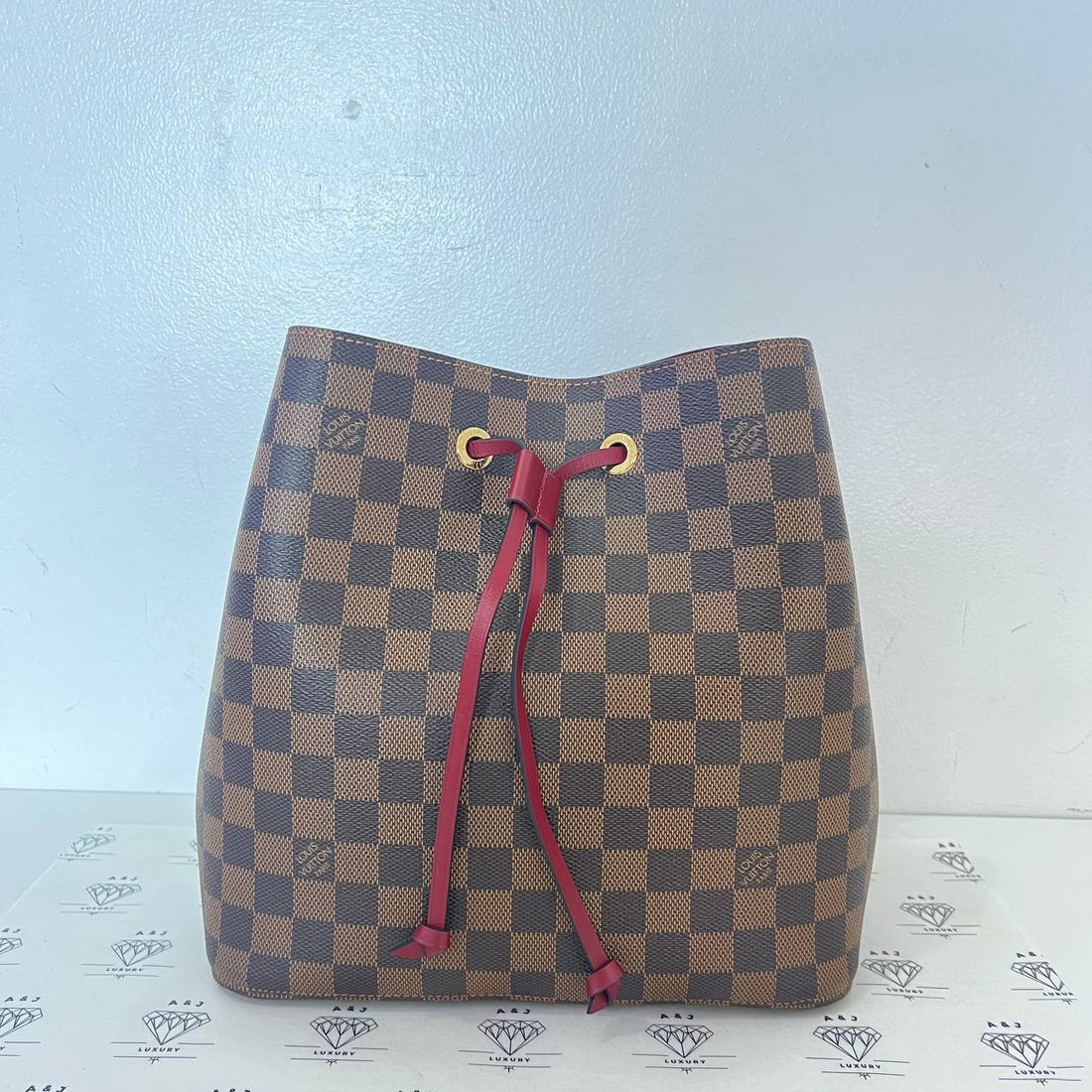 [PRE LOVED] Louis Vuitton Neo Noe in Damier Ebene Canvass Cherry interior (MI3109)