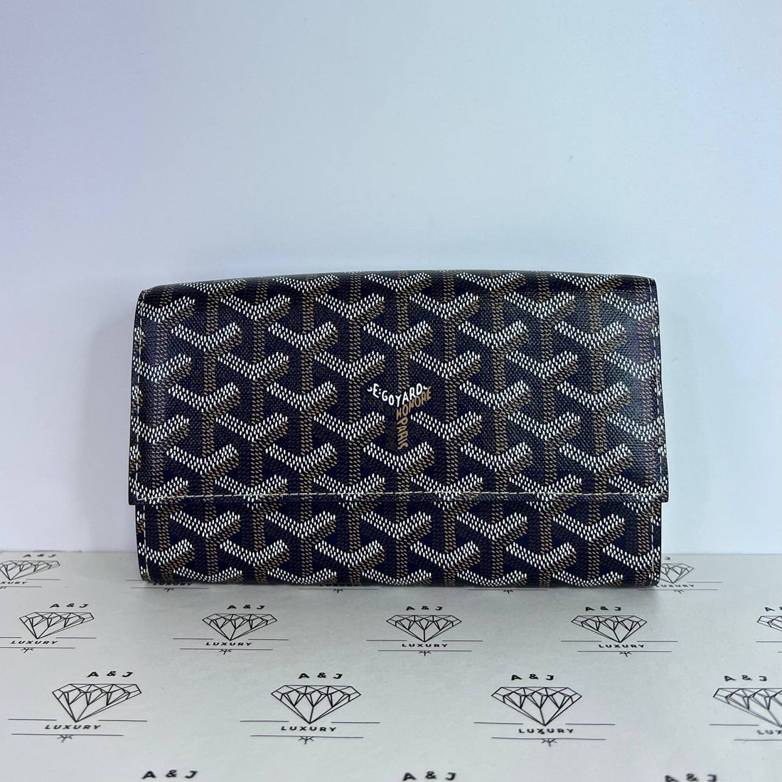 [PRE LOVED] Goyard Varenne Continental Wallet on Strap in Navy Blue (2025)
