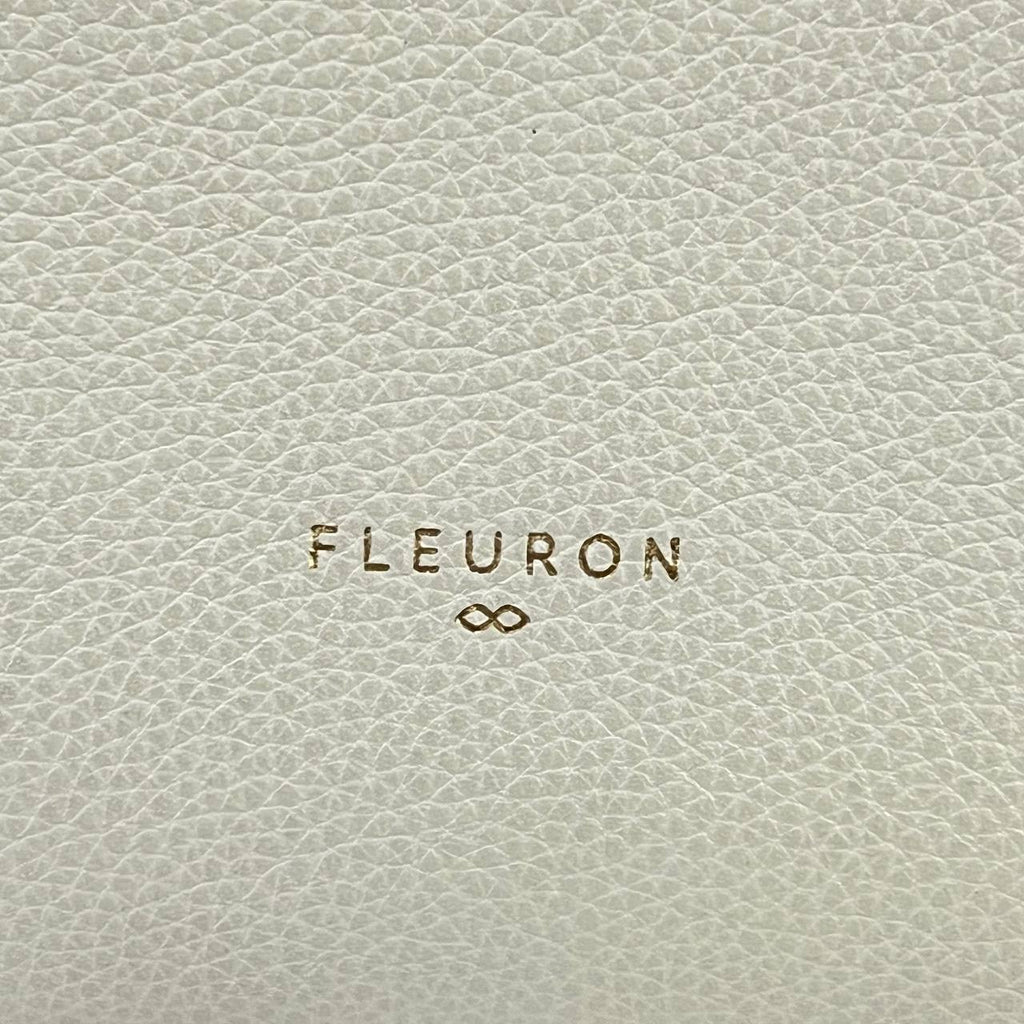 [PRE LOVED] Fleuron Mini Swann in Creme