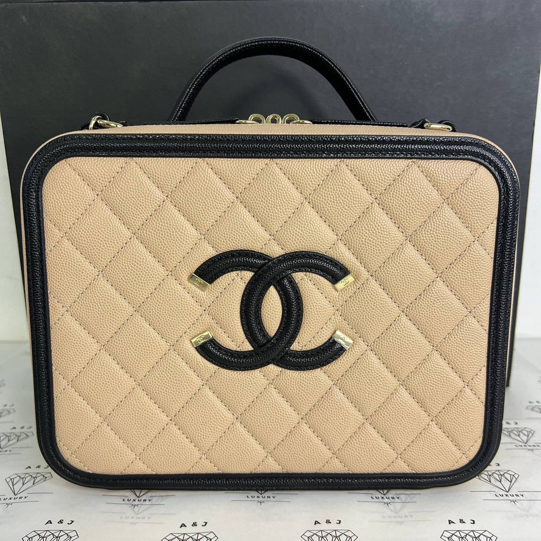 [PRE LOVED] Chanel Large Vanity Filigree in Beige Caviar Leather GHW (Series 30)