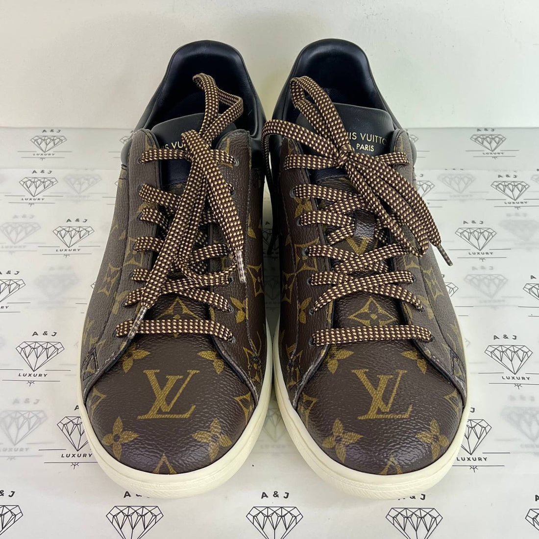 [PRE LOVED] Louis Vuitton Luxembourg Sneakers in Monogram Size 7US