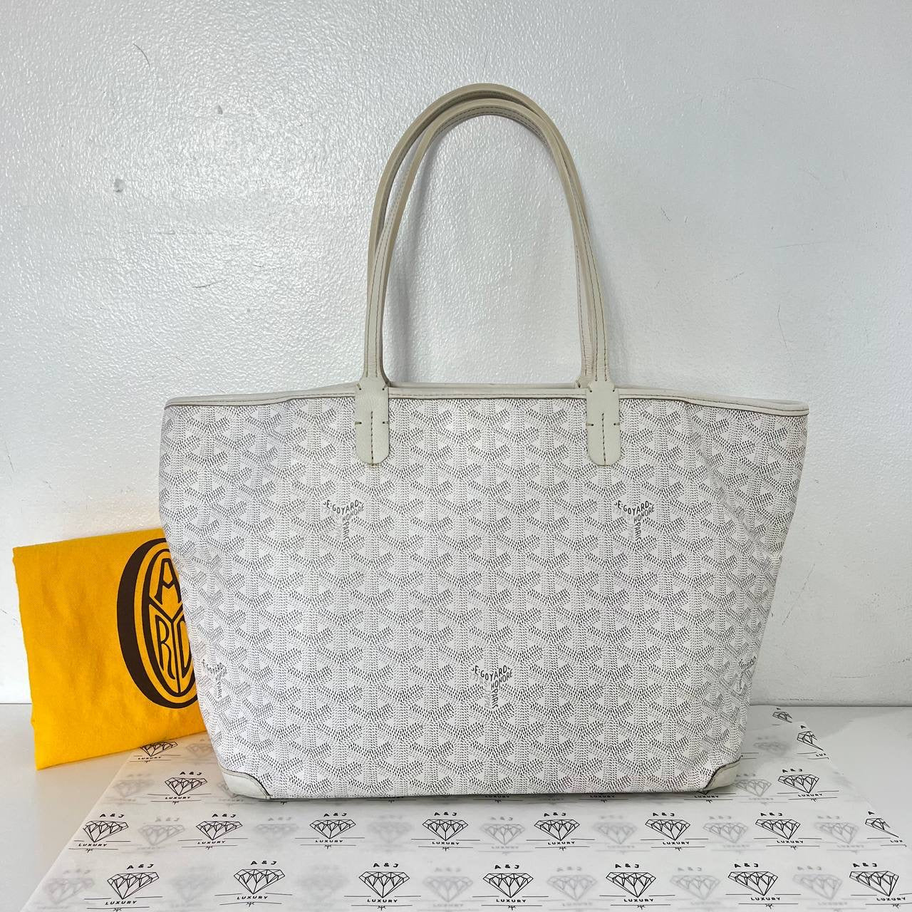 [PRE LOVED] Goyard Artois PM in White with GY initial