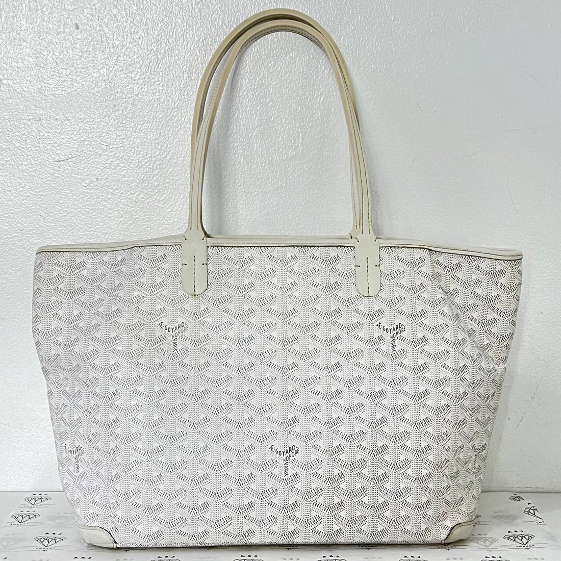 [PRE LOVED] Goyard Artois PM in White with GY initial