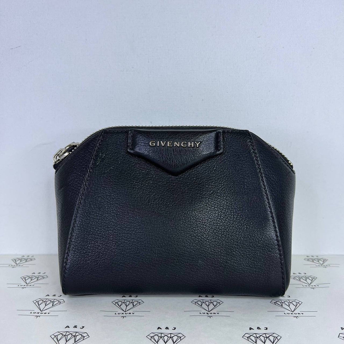 [PRE LOVED] Givenchy Nano Antigona Wristlet in Black Goatskin Leather SHW