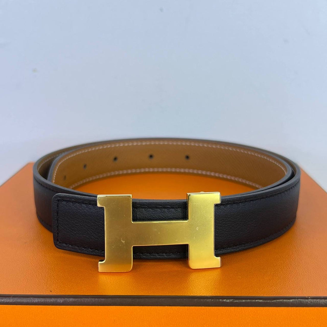 [BRAND NEW] Hermes H Reversible Belt in Black/Gold Swift/Epsom Leather GHW Size 65 (Stamp B - 2023)