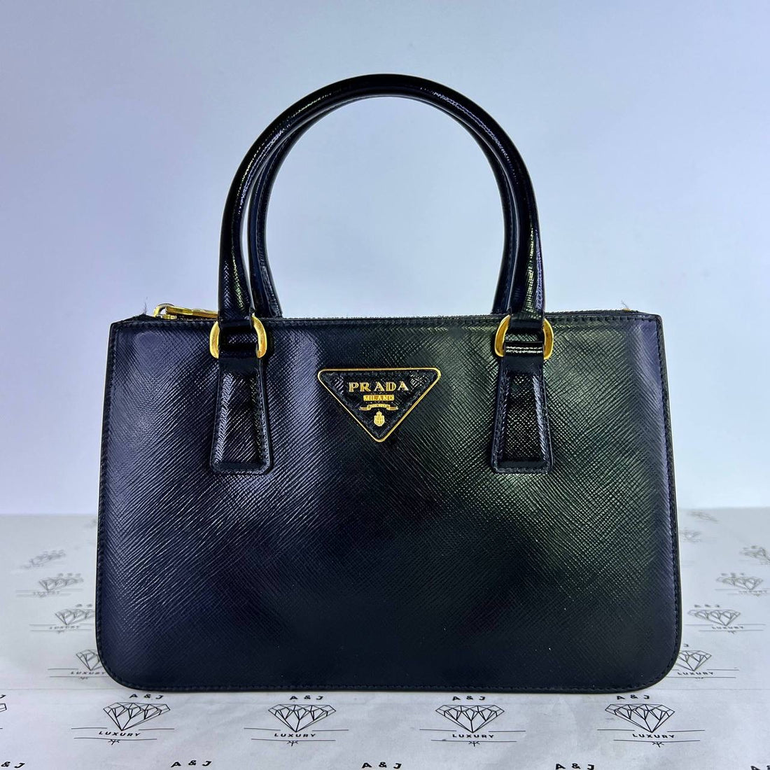 [PRE LOVED] Prada B1142H Mini Galleria in Nero Saffiano Vernic GHW