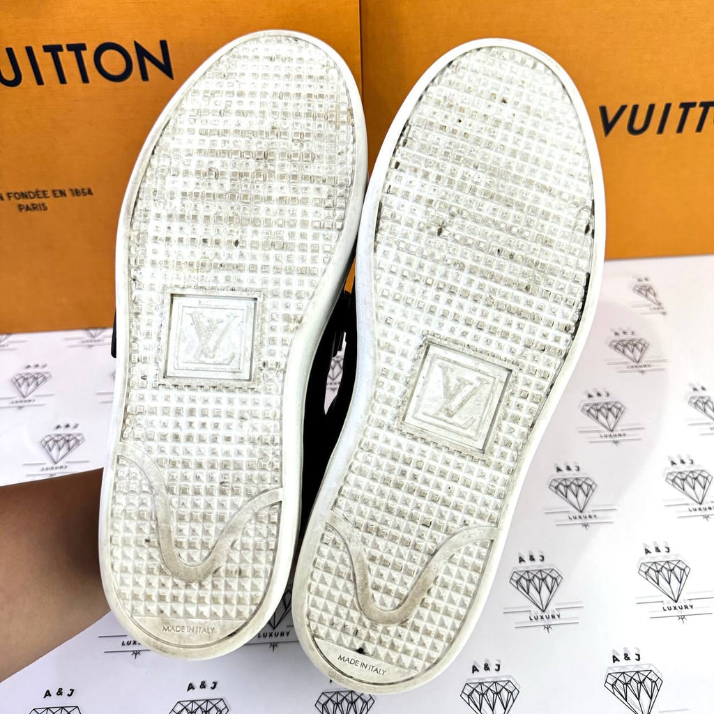 [PRE LOVED] Louis Vuitton Front Row Sneakers in Black Size 36