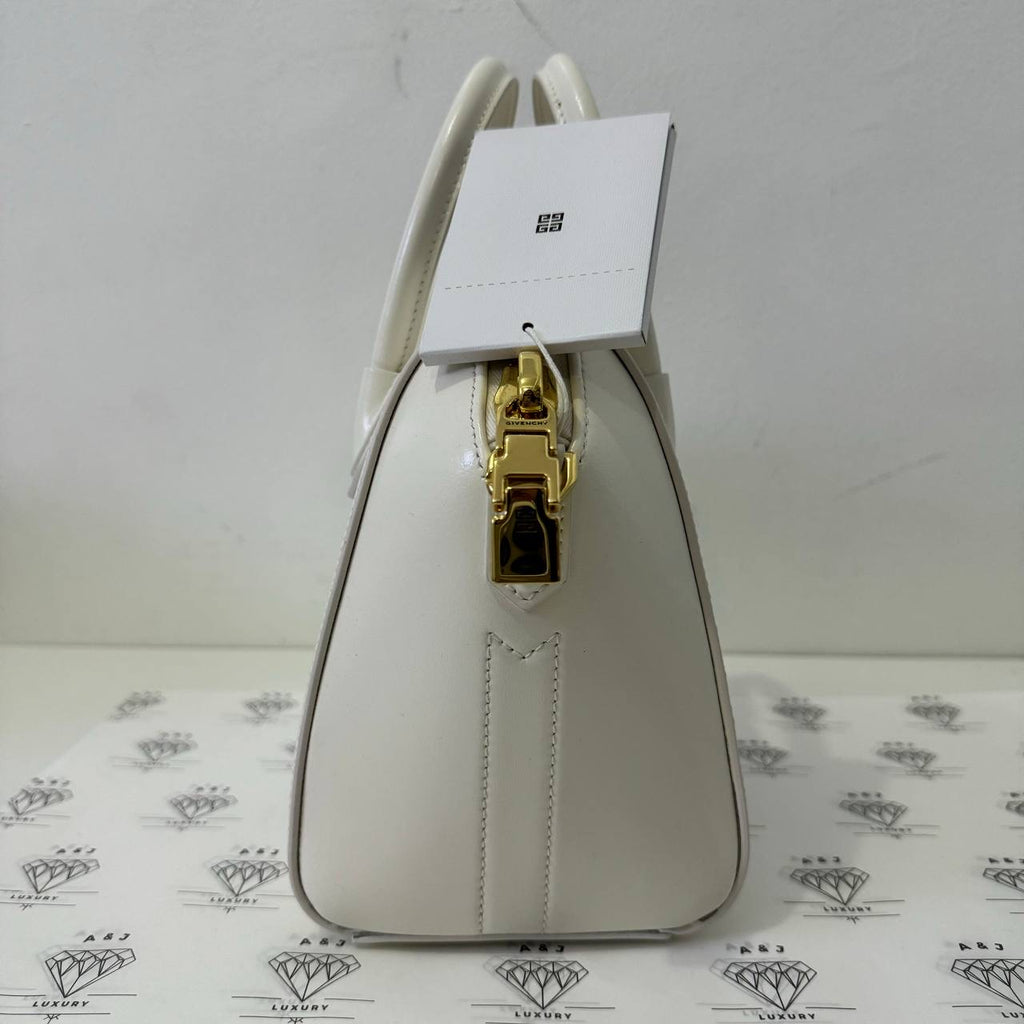 [PRE LOVED] Givenchy Small Antigona in Natural Goatskin Leather GHW
