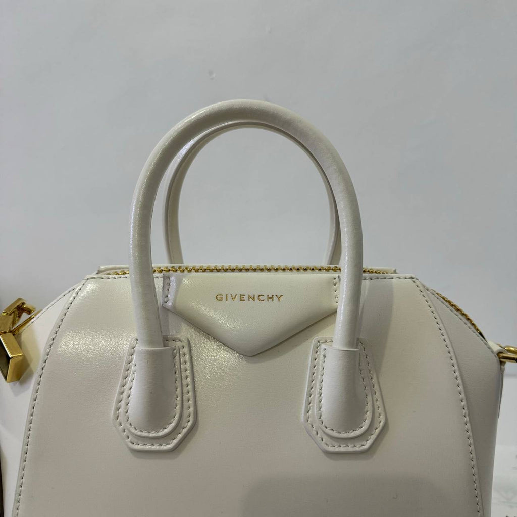 [PRE LOVED] Givenchy Small Antigona in Natural Goatskin Leather GHW