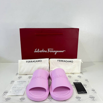 [BRAND NEW] Salvatore Ferragamo Giuneva Slides in Pink Size 7