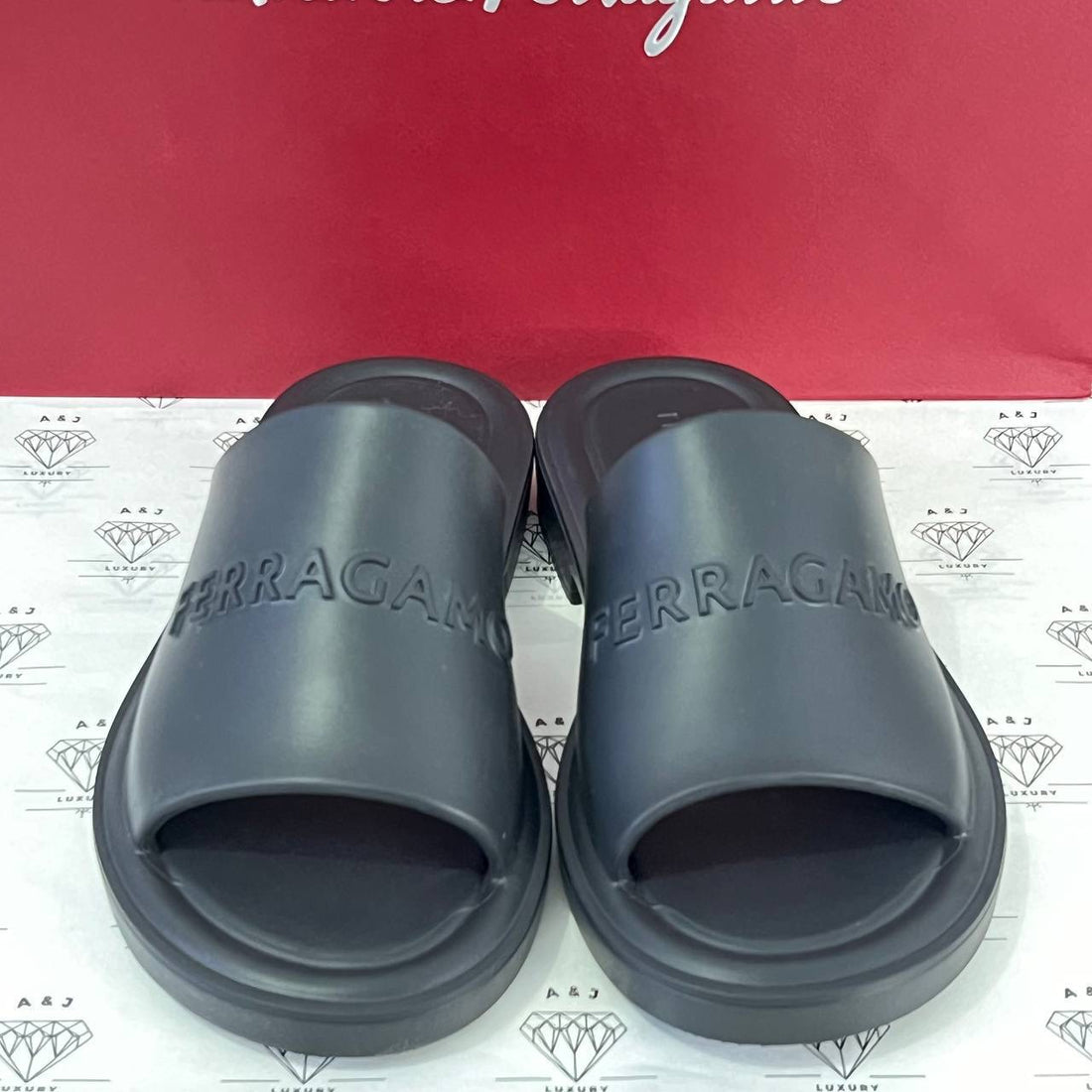 [BRAND NEW] Salvatore Ferragamo Giuneva Slides in Black Size 7