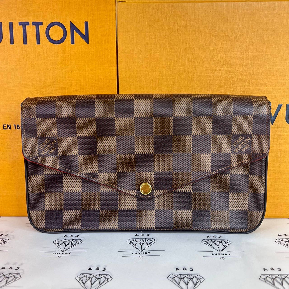 [PRE LOVED] Louis Vuitton Felicie in Damier Ebene Canvass (microchipped)