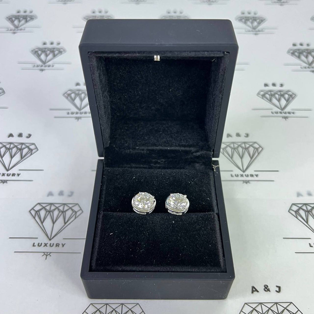 [BRAND NEW] Lab Grown Round Brilliant Cut 2.01Carat Earrings