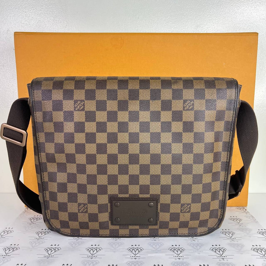 [PRE LOVED] Louis Vuitton Brooklyn MM Messenger Bag in Damier Ebene Canvass (SR1099)
