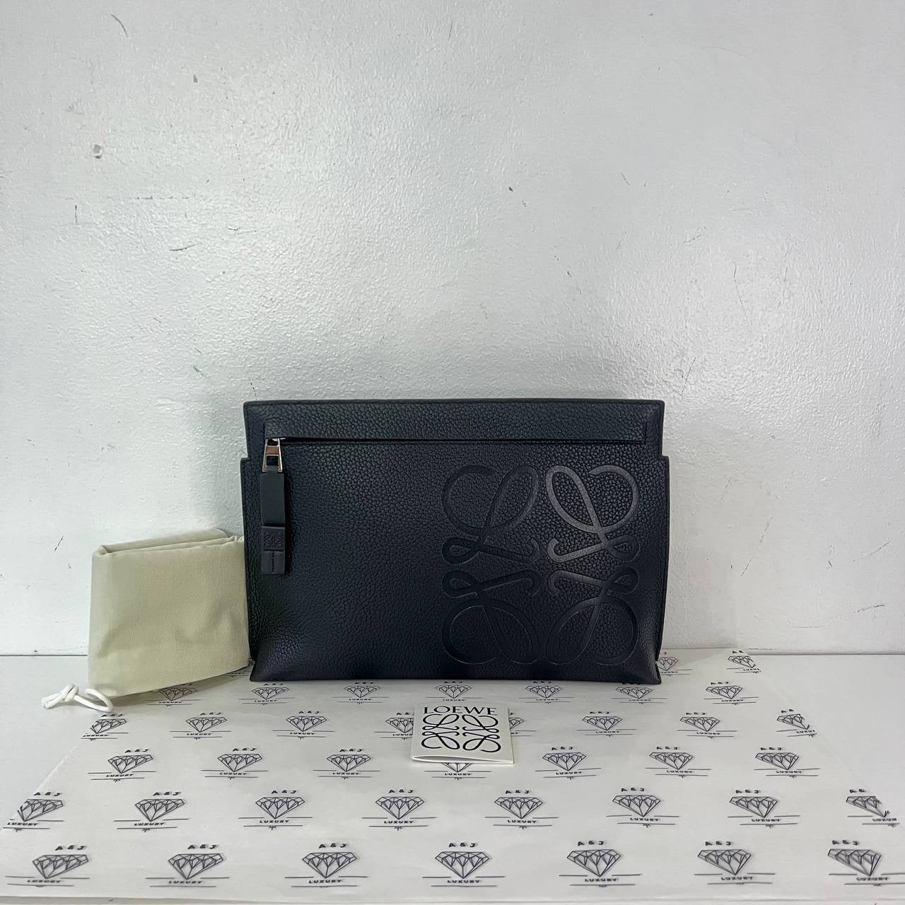 [PRE LOVED] Loewe Anagram Clutch in Black