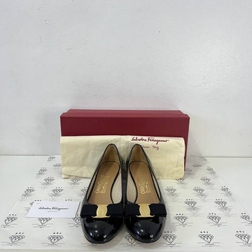 [PRE LOVED] Salvatore Ferragamo Vara Bow in Black Patent Leather Size 7