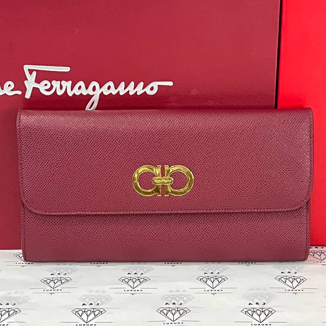 [BRAND NEW] Salvatore Ferragamo Gancini Wallet on Chain in Red GHW