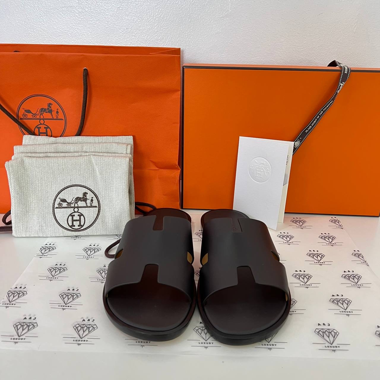 [PRE LOVED] Hermes Izmir in Black Size 43.5EU