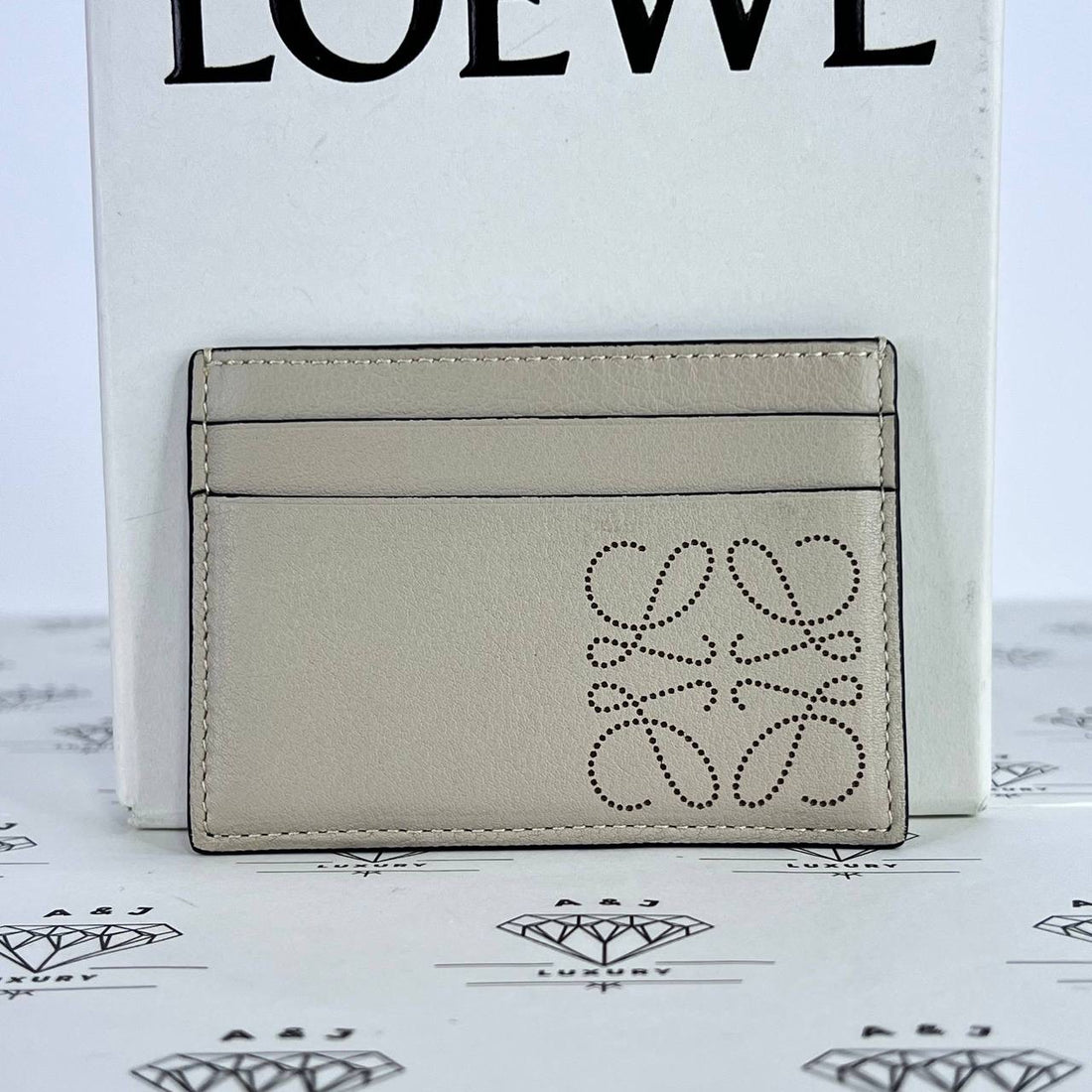 [BRAND NEW] Loewe Anagram Flat Cardholder in Sand