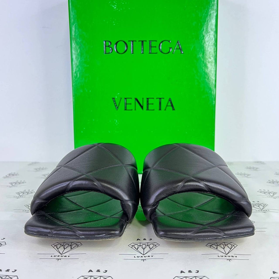 [PRE LOVED] Bottega Veneta Lido Sandals in Black Size 39EU