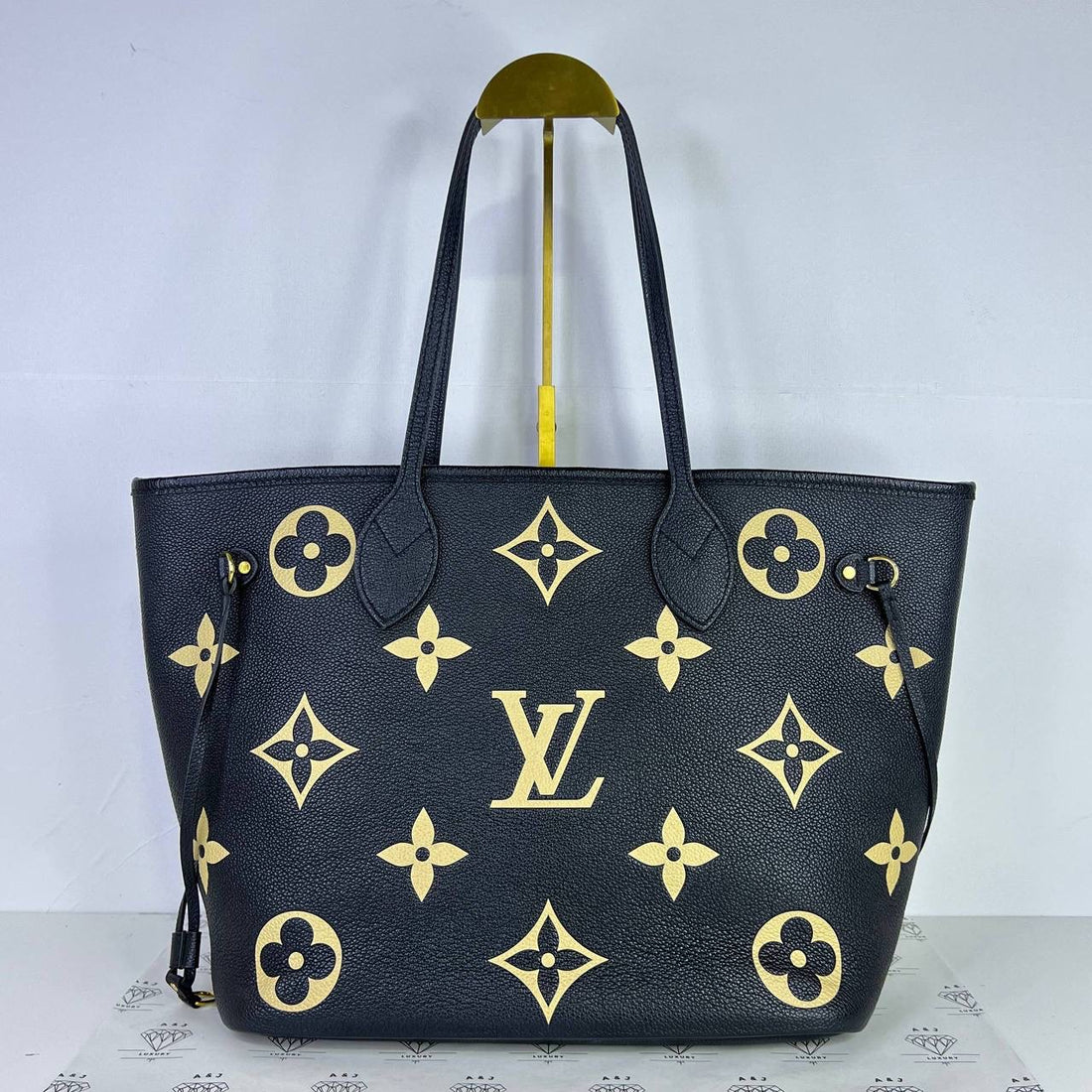 [PRE LOVED] Louis Vuitton Neverfull MM in Black/Creme Bicolor Empreinte Leather GHW (microchipped)