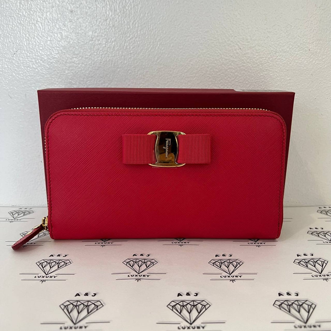 [PRE LOVED] Salvatore Ferragamo Vara Ribbon Long Wallet in Pink